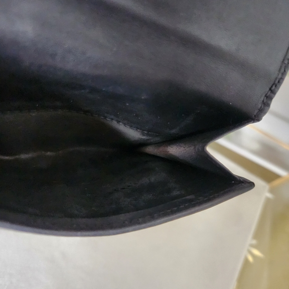 SALE! Gucci Wallet - authentic GG monogram canvas & leather bifold - Picture 12 of 13